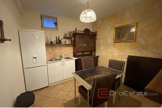 014 2034 18 Split beautiful house with a yard near center for sale