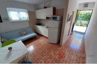 013 2016 471 Peljesac apartment house for sale