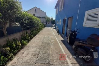 013 2016 471 Peljesac apartment house for sale
