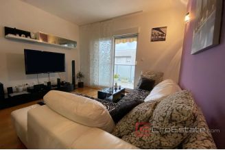 012 2034 19 Split Pazdigrad two bedroom apartment with yard for sale