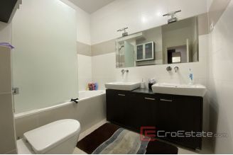 012 2034 19 Split Pazdigrad two bedroom apartment with yard for sale