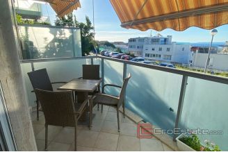 012 2034 19 Split Pazdigrad two bedroom apartment with yard for sale