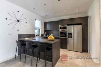 017 2025 86 Split area Kastela luxury newly built house with pool for sale