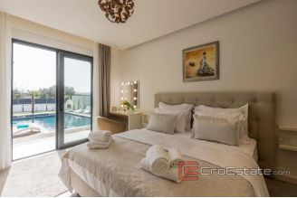 017 2025 86 Split area Kastela luxury newly built house with pool for sale