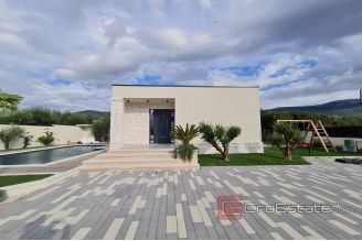 017 2025 86 Split area Kastela luxury newly built house with pool for sale