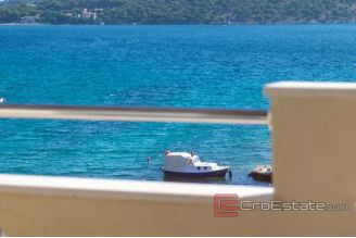 009 2018 170 house by sea with two apartments for sale