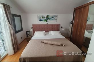 009 2018 170 house by sea with two apartments for sale