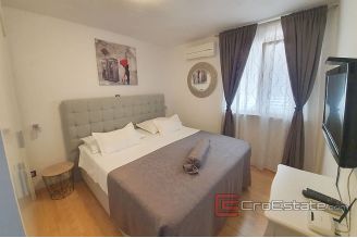 009 2018 170 house by sea with two apartments for sale