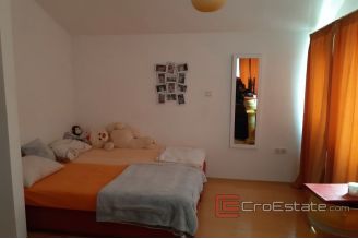 008 2031 11 Ciovo house with sea view for sale