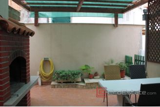 008 2031 11 Ciovo house with sea view for sale