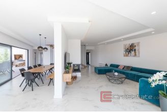 014 2035 01 Ciovo modern newly built villa with pool for sale