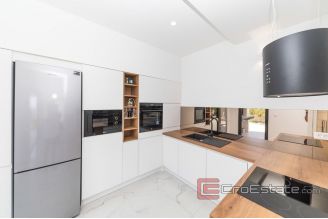 014 2035 01 Ciovo modern newly built villa with pool for sale