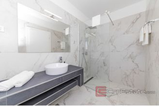 014 2035 01 Ciovo modern newly built villa with pool for sale