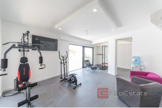 014 2035 01 Ciovo modern newly built villa with pool for sale