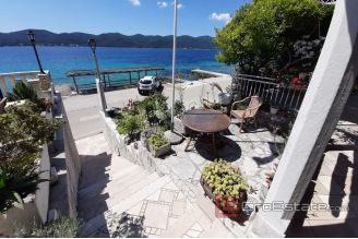 011 2016 462a Peljesac restaurant in first row to the sea for sale
