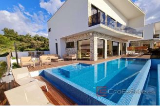 011 2025 88 Rogoznica _Luxury villa with spectacular sea view for sale1