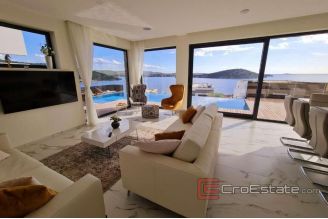011 2025 88 Rogoznica _Luxury villa with spectacular sea view for sale1
