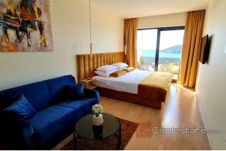 011 2025 88 Rogoznica _Luxury villa with spectacular sea view for sale1