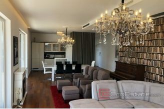 012 2033 14 Split Spinut penthouse with sea view for rent