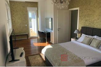 012 2033 14 Split Spinut penthouse with sea view for rent