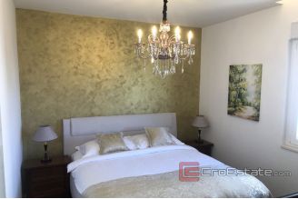 012 2033 14 Split Spinut penthouse with sea view for rent