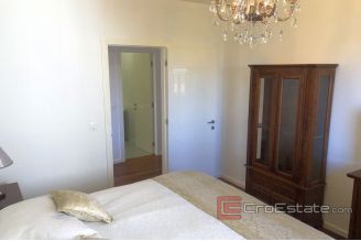 012 2033 14 Split Spinut penthouse with sea view for rent