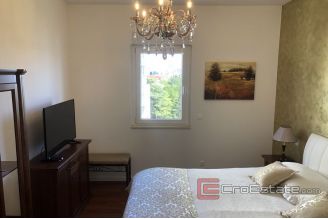 012 2033 14 Split Spinut penthouse with sea view for rent
