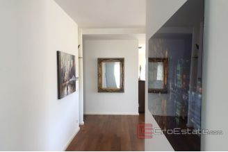 012 2033 14 Split Spinut penthouse with sea view for rent