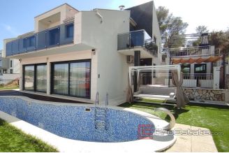 019 2024 128 Ciovo villa with pool and sea view for sale