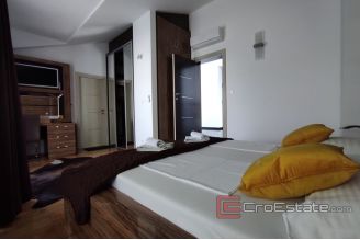 019 2024 128 Ciovo villa with pool and sea view for sale