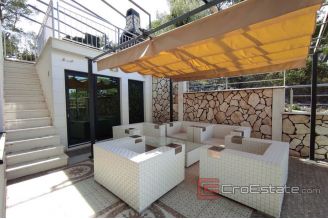019 2024 128 Ciovo villa with pool and sea view for sale