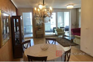 009 2033 15 Split Spinut Three bedroom apartment for rent