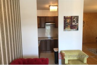 009 2033 15 Split Spinut Three bedroom apartment for rent