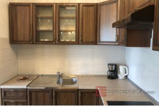 009 2033 15 Split Spinut Three bedroom apartment for rent