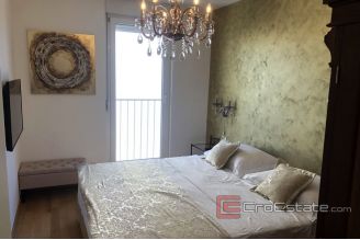 009 2033 15 Split Spinut Three bedroom apartment for rent