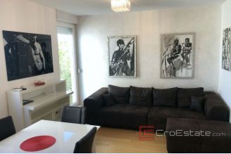 001 2033 16 Split Spinut one bedroom apartment for rent