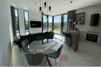 011 2035 04 Trogir Modern villa with pool for sale
