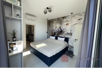 011 2035 04 Trogir Modern villa with pool for sale