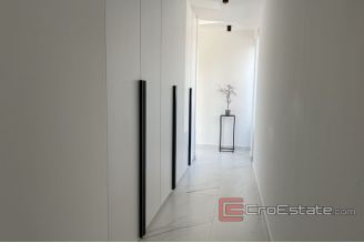 011 2035 04 Trogir Modern villa with pool for sale