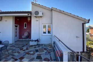 017 2034 20 Trogir house with yard near center for sale