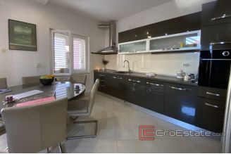 017 2034 20 Trogir house with yard near center for sale