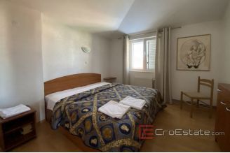 017 2034 20 Trogir house with yard near center for sale