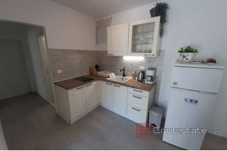 0015 2016 473 Omis apartment house with sea view for sale