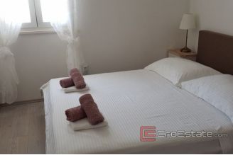 0015 2016 473 Omis apartment house with sea view for sale