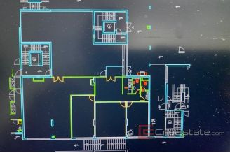 008 2016 475 Split Business space on the ground floor for sale