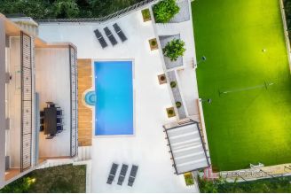 015 2029 17 Split area Villa with pool and for sale