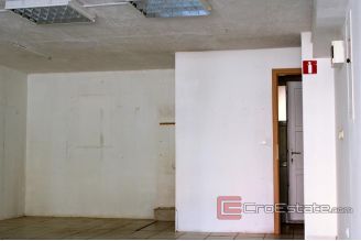 004 2031 14 split kastela business space for rent