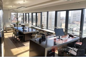 001 2033 17 Split Spacious office space for rent