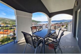 020 2025 91 Trogir Decorated spacious house with sea view for sale
