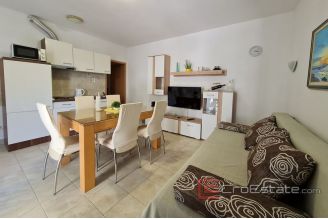 020 2025 91 Trogir Decorated spacious house with sea view for sale